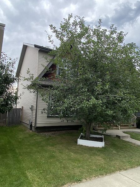 Edmonton 2 + Den bedrooms Duplex for rent. Property photo: 648910-2