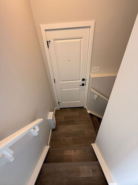 Calgary 4 bedrooms Basement for rent. Property photo: 648956-2