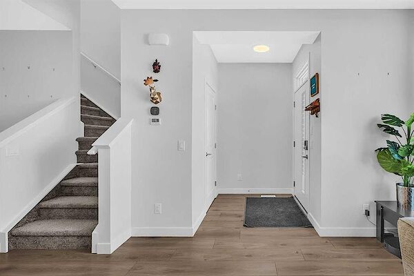 Calgary 3 bedrooms Main Floor for rent. Property photo: 649017-2