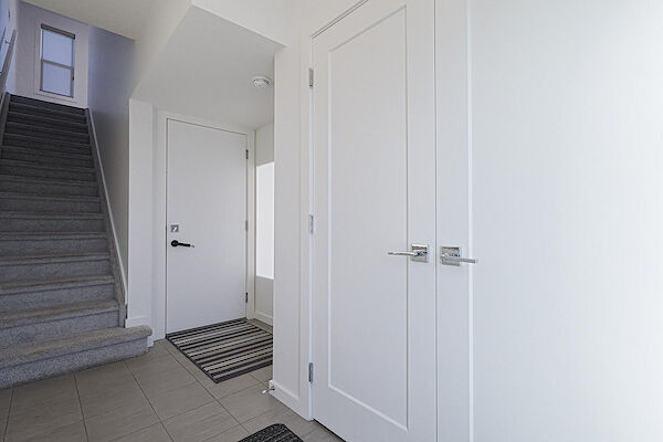 Edmonton 4 bedrooms Townhouse for rent. Property photo: 649024-2