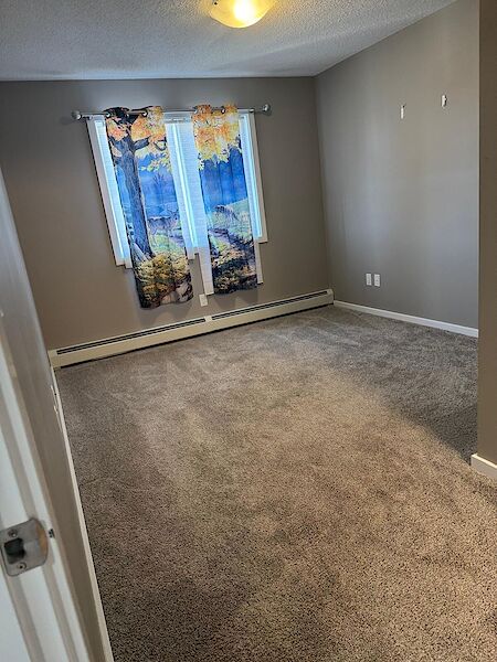 Edmonton 2 bedrooms Condo Unit for rent. Property photo: 649026-2