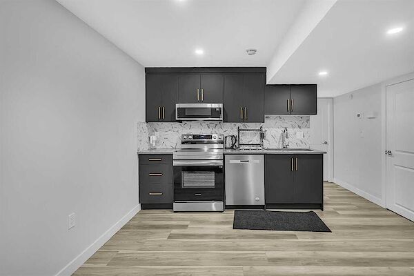 Calgary 2 bedrooms Basement for rent. Property photo: 649027-2