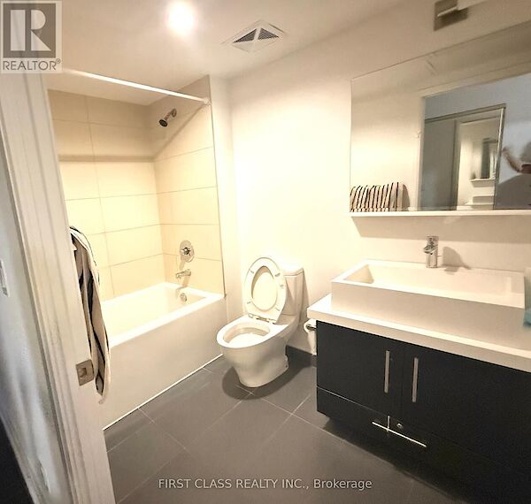 Toronto 2 bedrooms Apartment for rent. Property photo: 649115-2