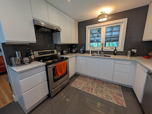 Kingston 3 bedrooms Duplex for rent. Property photo: 649233-2