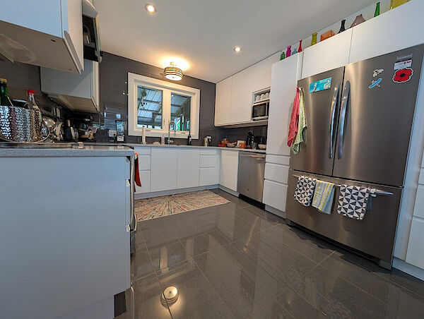 Kingston 3 bedrooms Duplex for rent. Property photo: 649233-3