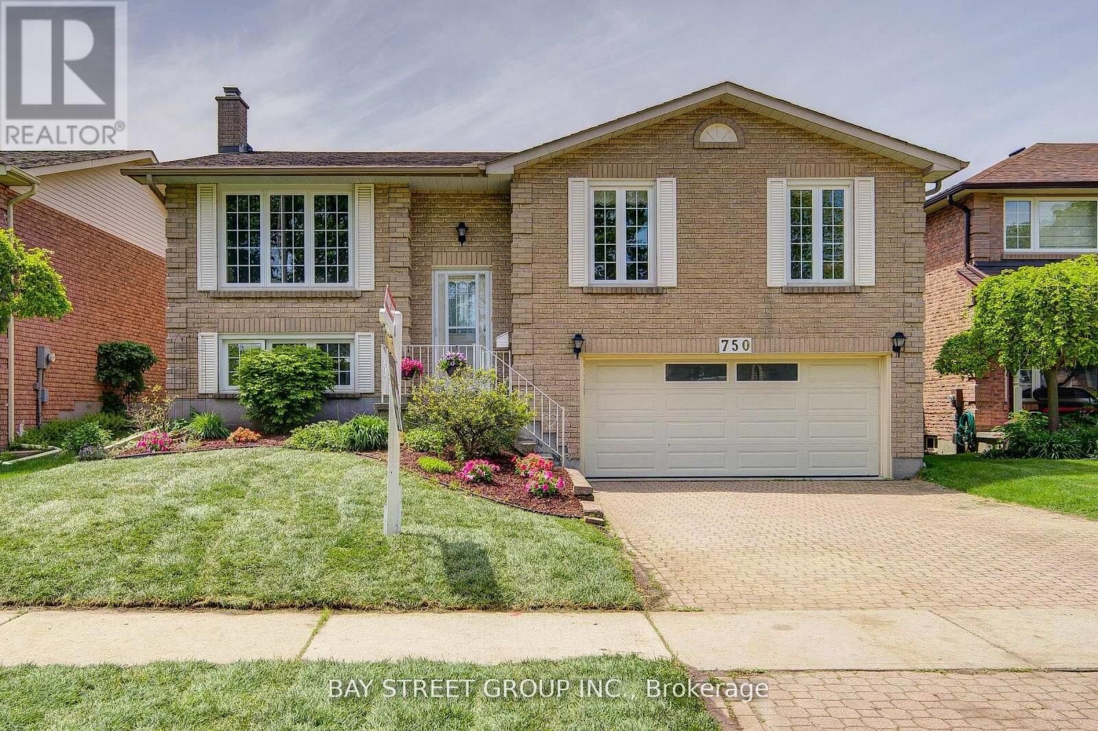 Oshawa 3 bedrooms House for rent. Property photo: 649265-1