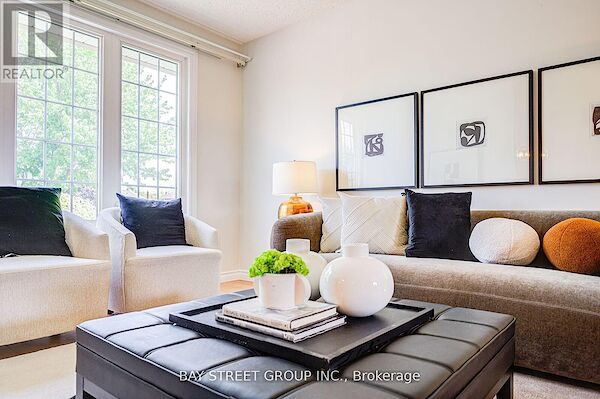 Oshawa 3 bedrooms House for rent. Property photo: 649265-3