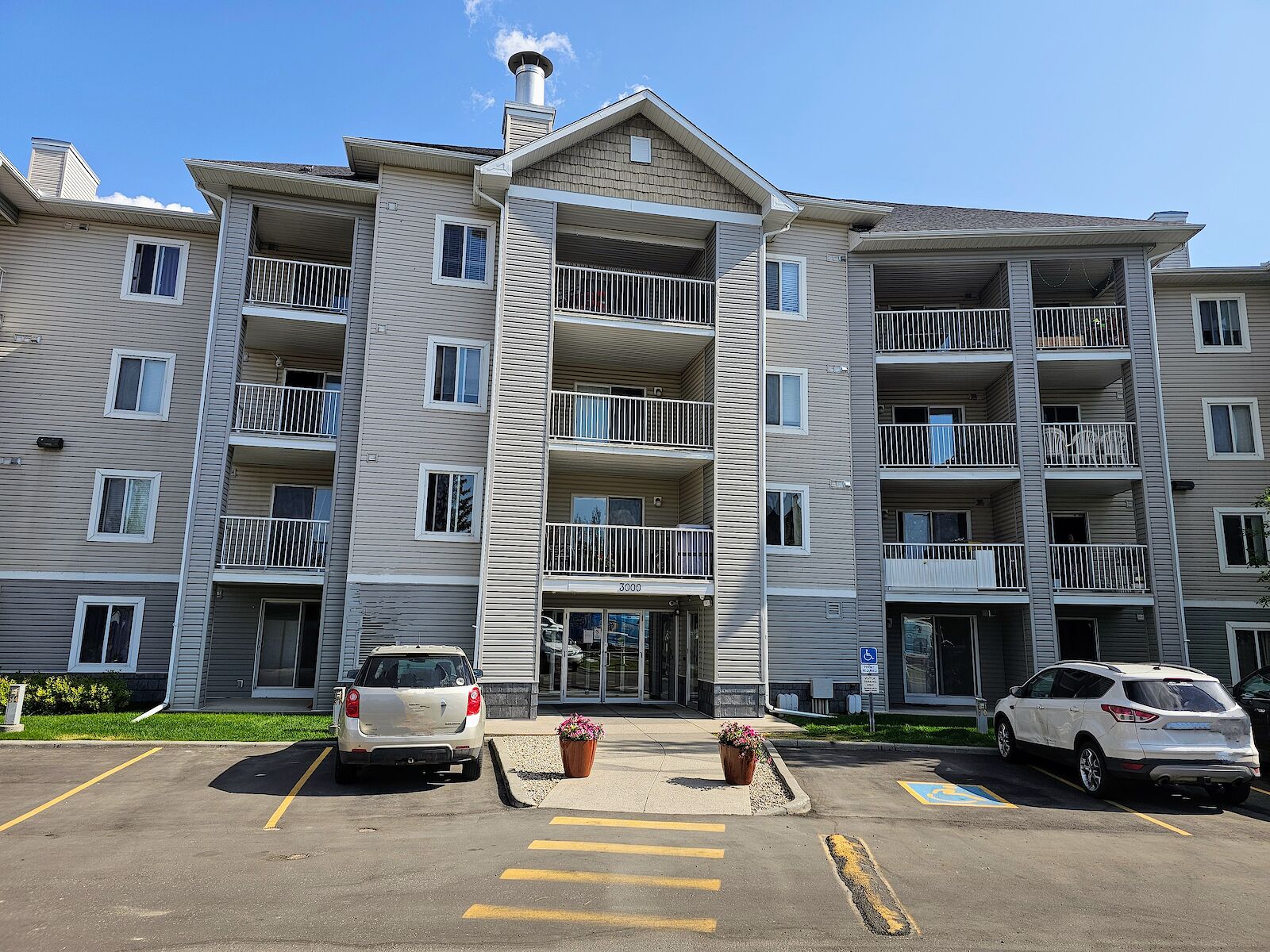 Calgary 2 bedrooms Condo Unit for rent. Property photo: 649290-1