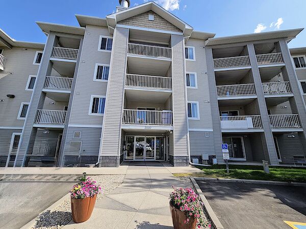 Calgary 2 bedrooms Condo Unit for rent. Property photo: 649290-2