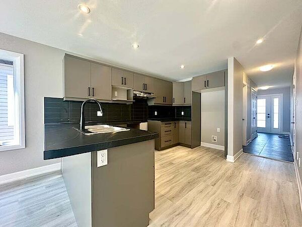 Embrun 2 bedrooms Condo Unit for rent. Property photo: 649293-2