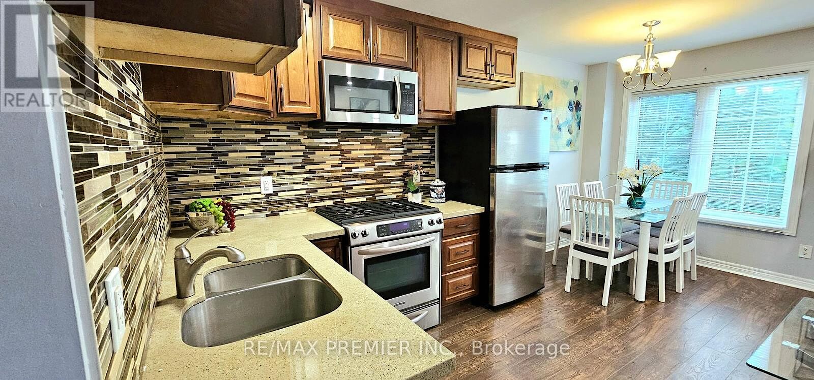 Toronto 3 bedrooms Townhouse for rent. Property photo: 649297-1