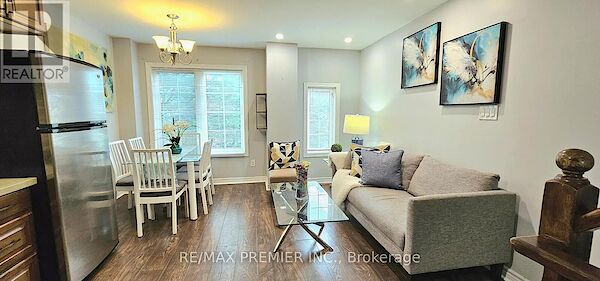 Toronto 3 bedrooms Townhouse for rent. Property photo: 649297-2