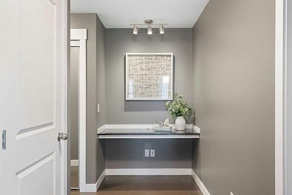 Calgary 2 + Den bedrooms Condo Unit for rent. Property photo: 649321-3