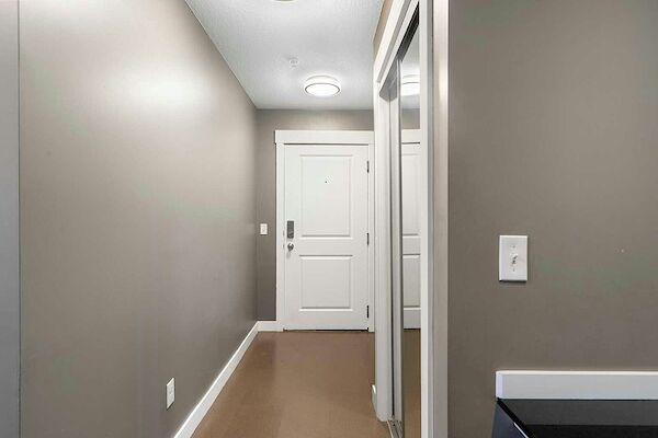Calgary 2 + Den bedrooms Condo Unit for rent. Property photo: 649321-2