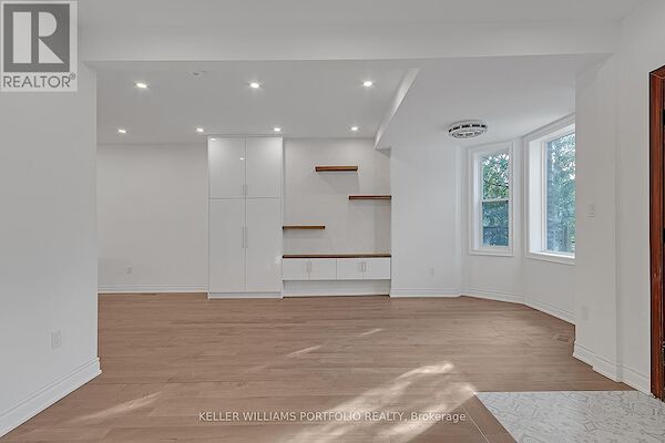 Toronto 5 bedrooms House for rent. Property photo: 649324-2