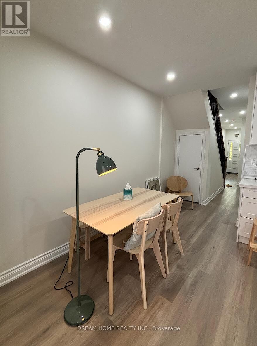 Toronto 1 bedroom Townhouse for rent. Property photo: 649326-1