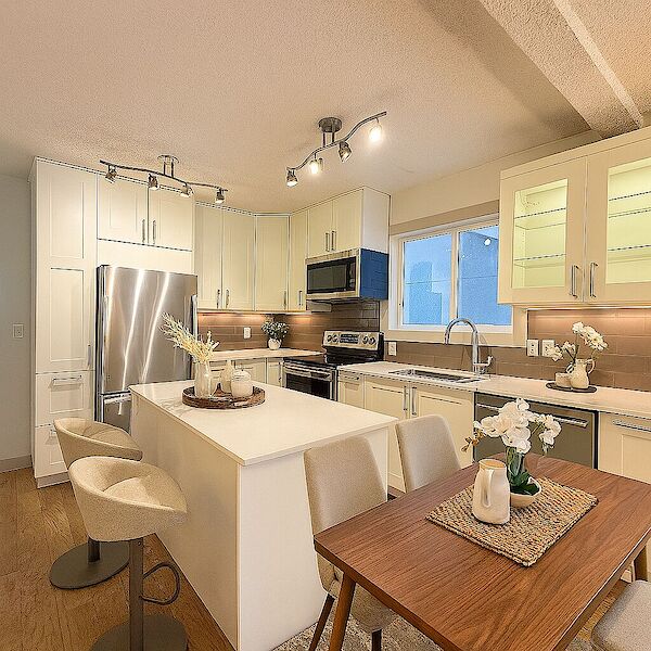 Calgary 4 bedrooms House for rent. Property photo: 649364-2