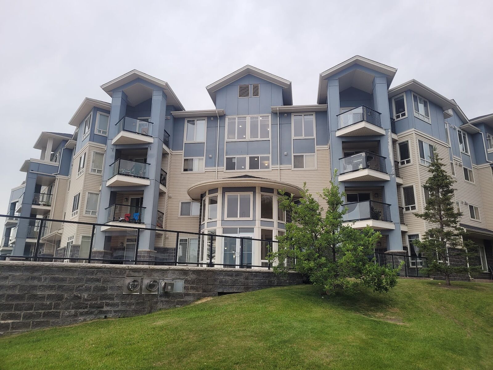 Calgary 1 bedroom Condo Unit for rent. Property photo: 649395-1