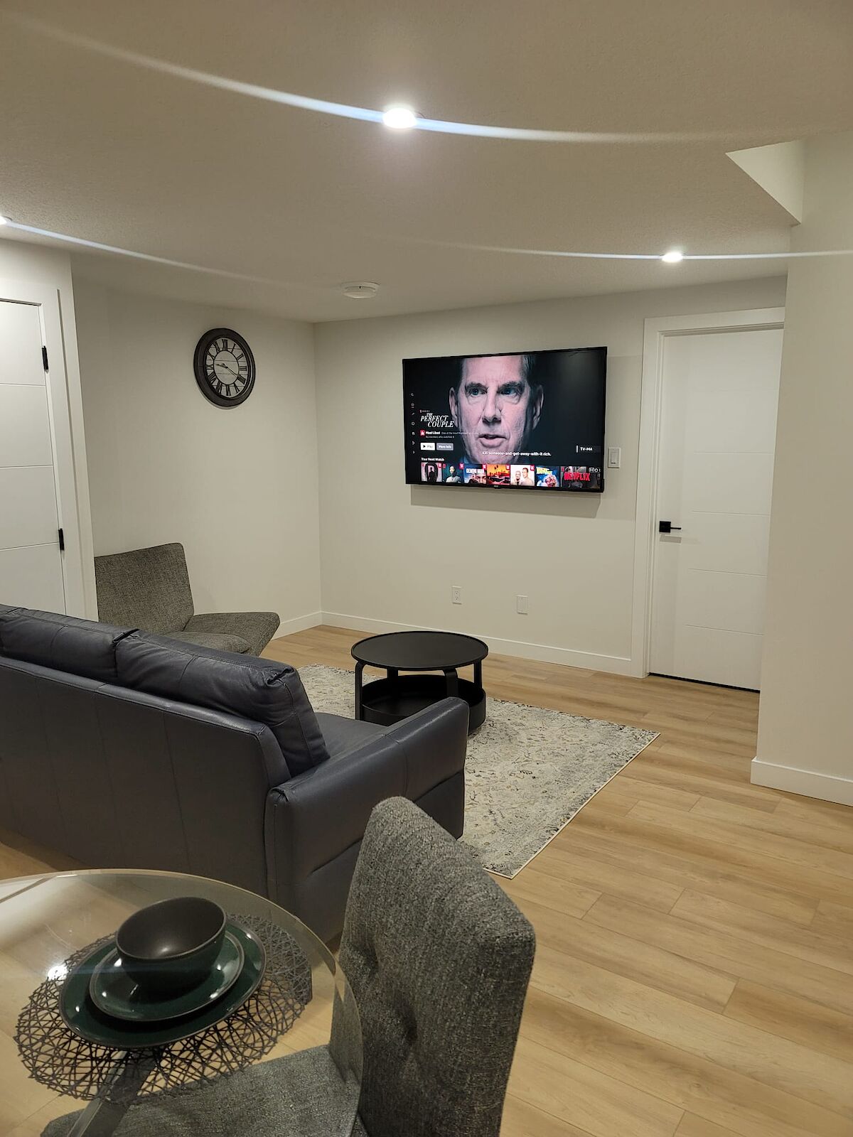 Edmonton 2 bedrooms Basement for rent. Property photo: 649404-1