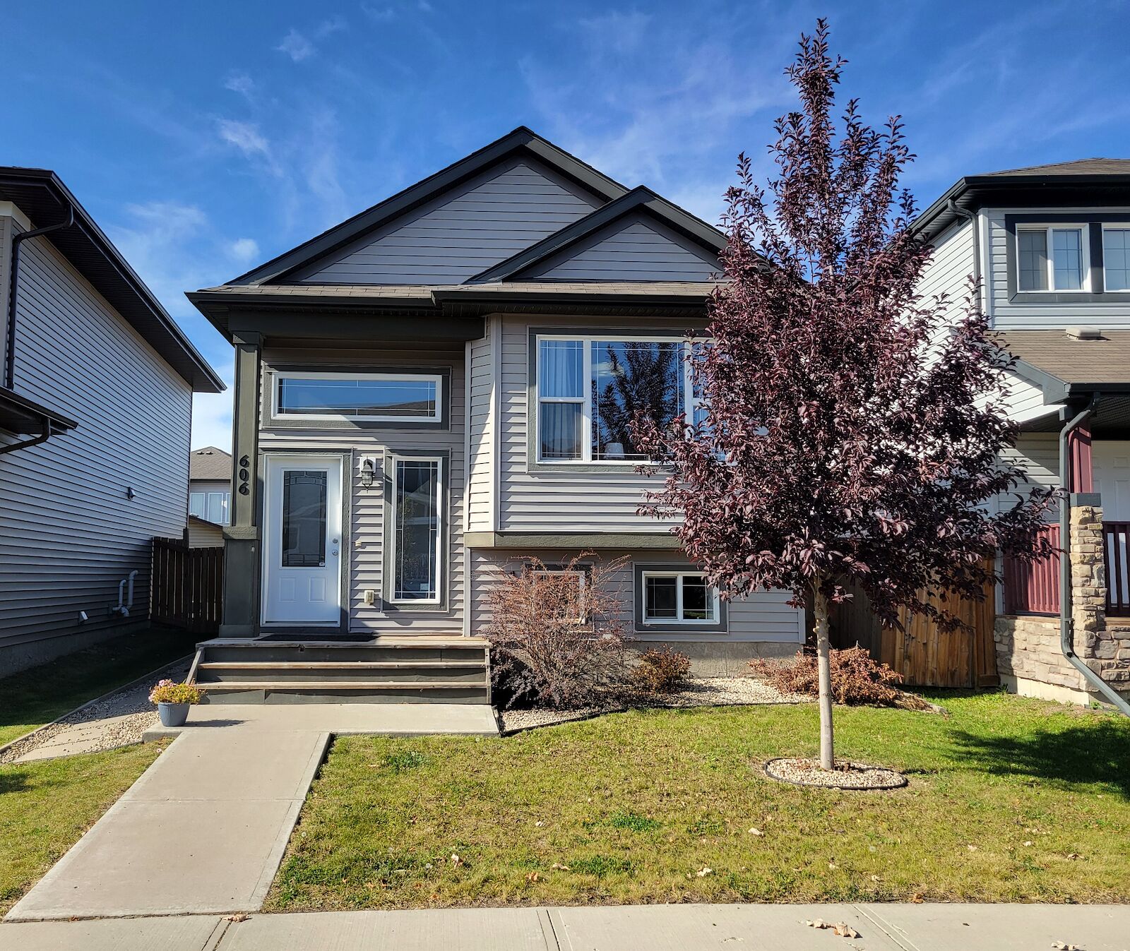 Edmonton 3 bedrooms Main Floor for rent. Property photo: 649409-1