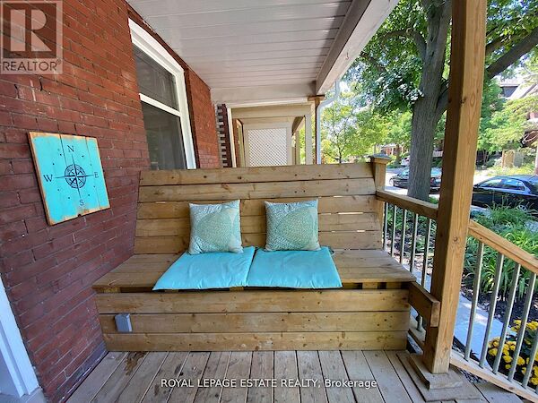 Toronto 2 bedrooms House for rent. Property photo: 649462-3