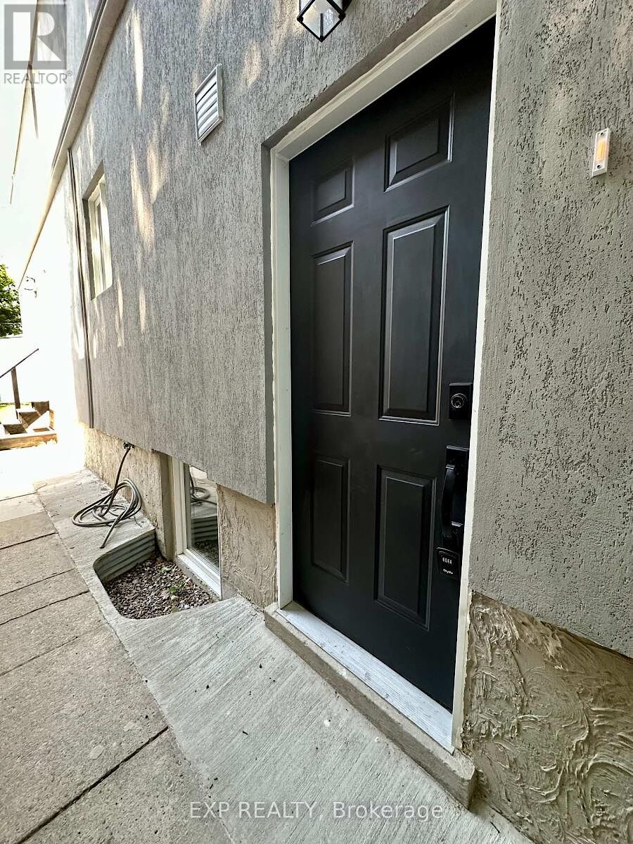 Toronto 1 bedroom House for rent. Property photo: 649485-1
