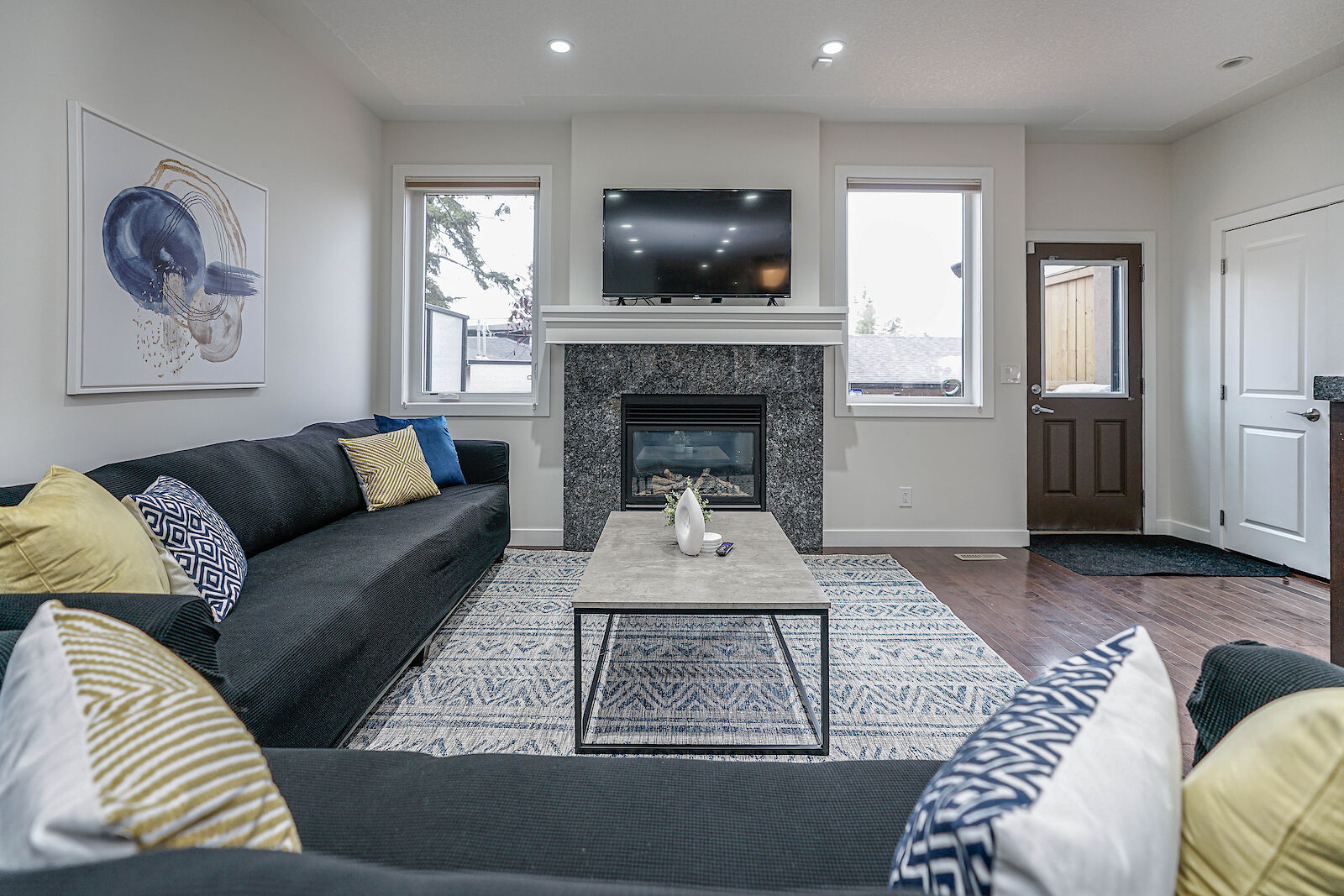 Calgary 4 + Den bedrooms House for rent. Property photo: 649586-1
