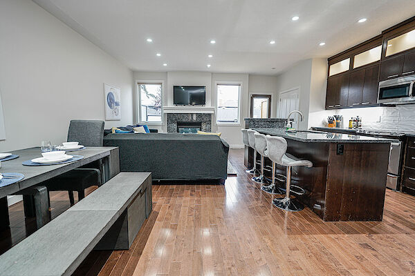 Calgary 4 + Den bedrooms House for rent. Property photo: 649586-2