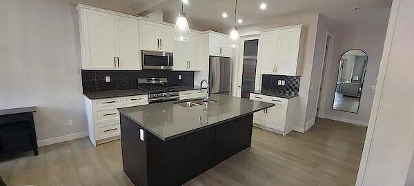 Cochrane 3 bedrooms Main Floor for rent. Property photo: 649591-3