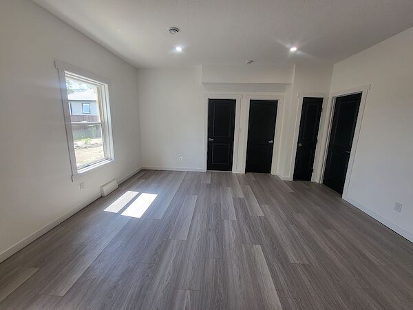 Edmonton 2 bedrooms House for rent. Property photo: 649669-2