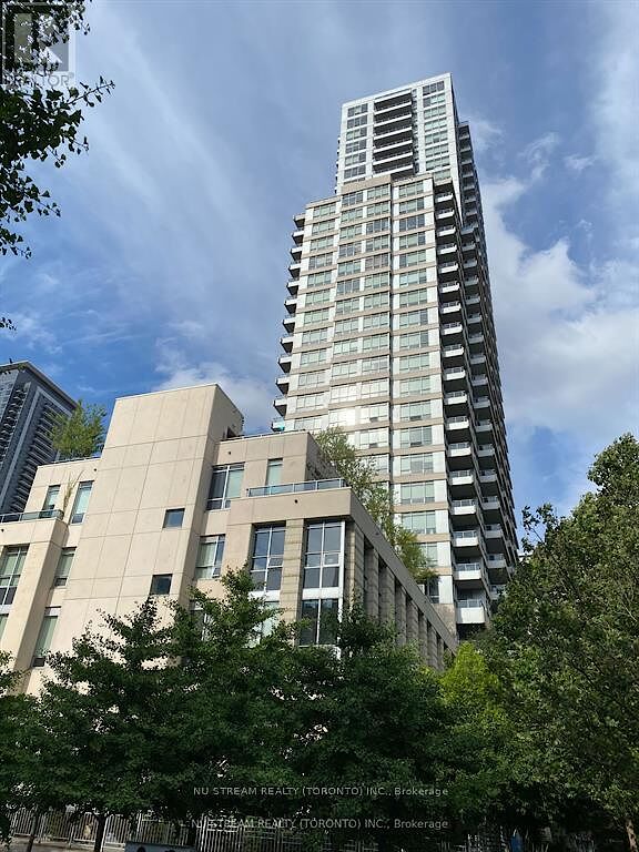 Toronto 2 bedrooms Apartment for rent. Property photo: 649738-1