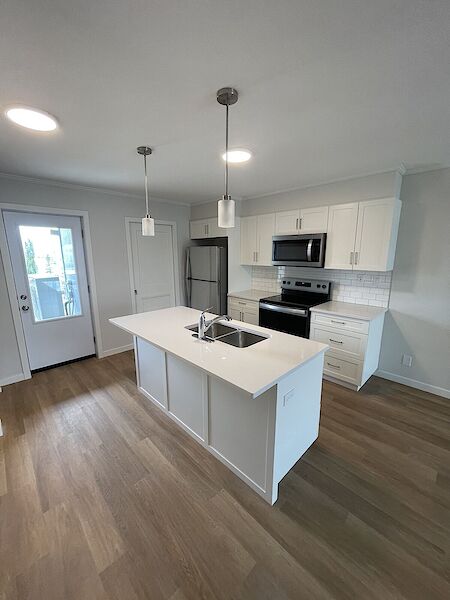 Calgary 3 bedrooms Townhouse for rent. Property photo: 650370-2