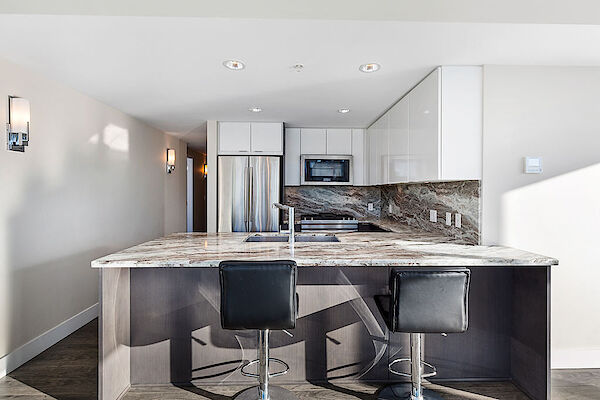 Calgary 2 bedrooms Condo Unit for rent. Property photo: 650661-2