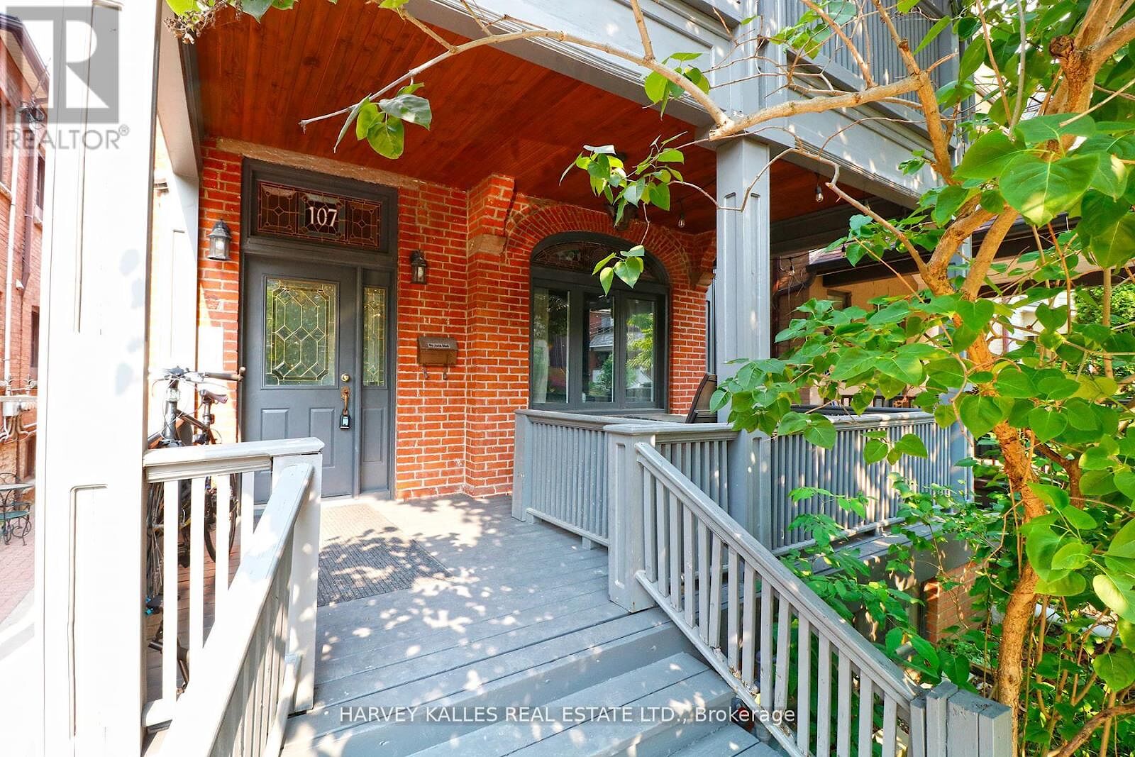 Toronto 2 bedrooms House for rent. Property photo: 651624-1