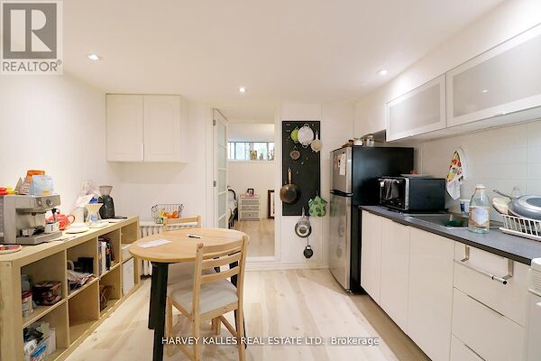 Toronto 2 bedrooms House for rent. Property photo: 651624-3
