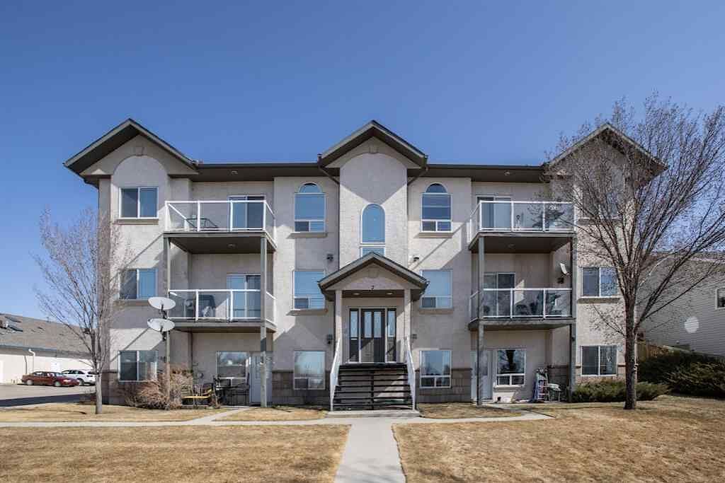 Strathmore 2 bedrooms Townhouse for rent. Property photo: 652546-1