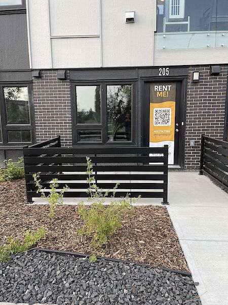 Calgary 2 bedrooms Townhouse for rent. Property photo: 652660-2