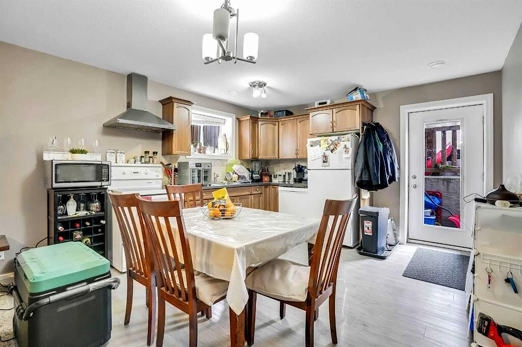 Red Deer 2 bedrooms Basement for rent. Property photo: 653310-1