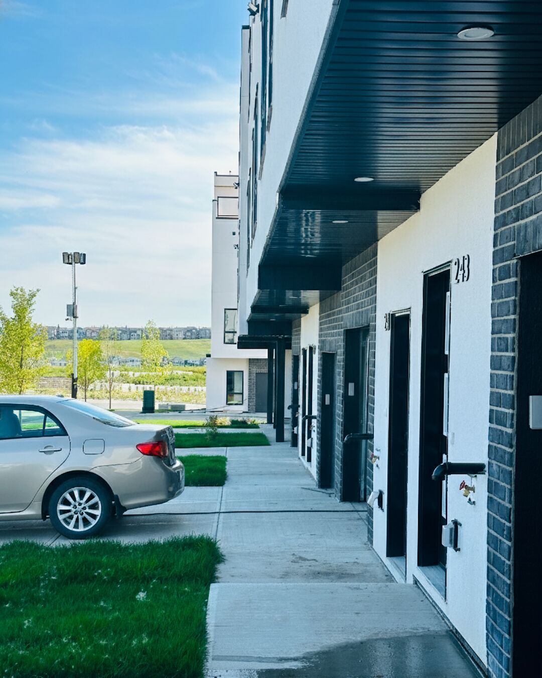 Calgary 4 bedrooms Townhouse for rent. Property photo: 660759-1