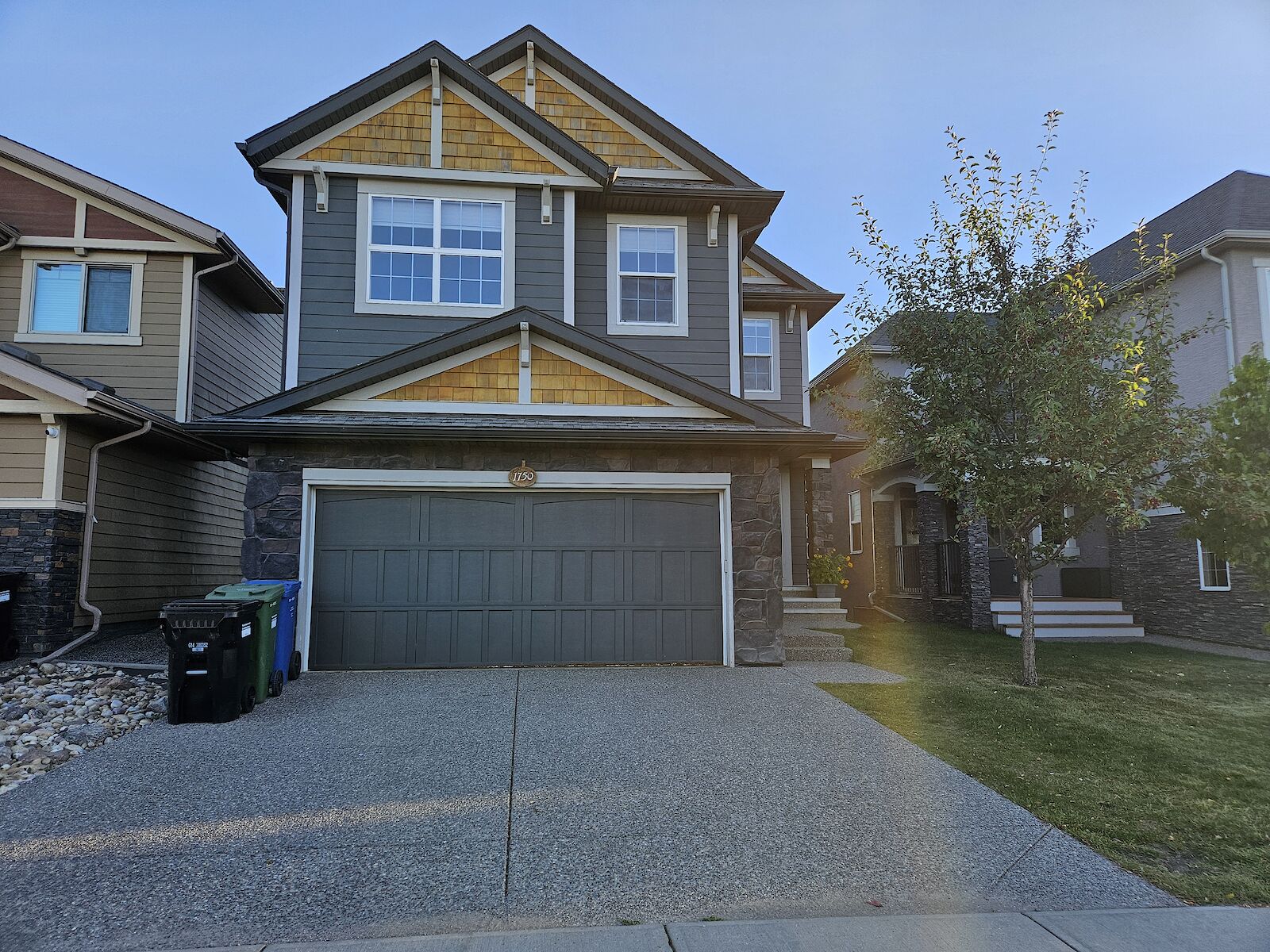 Calgary 4 bedrooms House for rent. Property photo: 664903-1