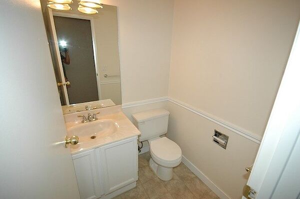 Edmonton 4 bedrooms House for rent. Property photo: 668169-3