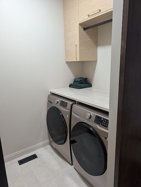 Lyalta 2 bedrooms Main Floor for rent. Property photo: 668472-2