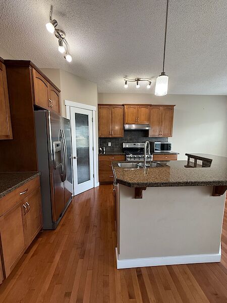 Edmonton 3 bedrooms House for rent. Property photo: 669387-2