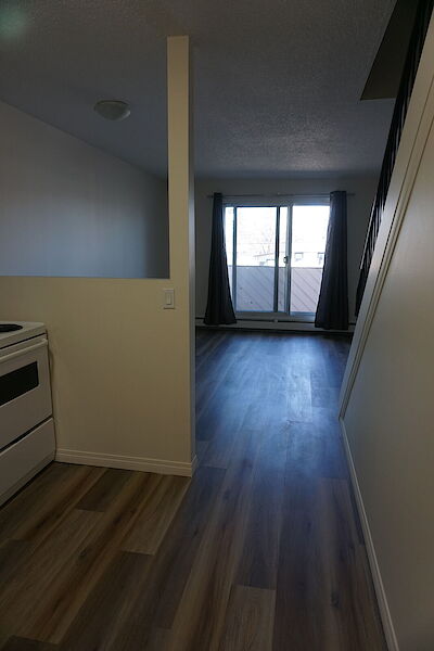 Calgary 1 bedroom Condo Unit for rent. Property photo: 671902-3