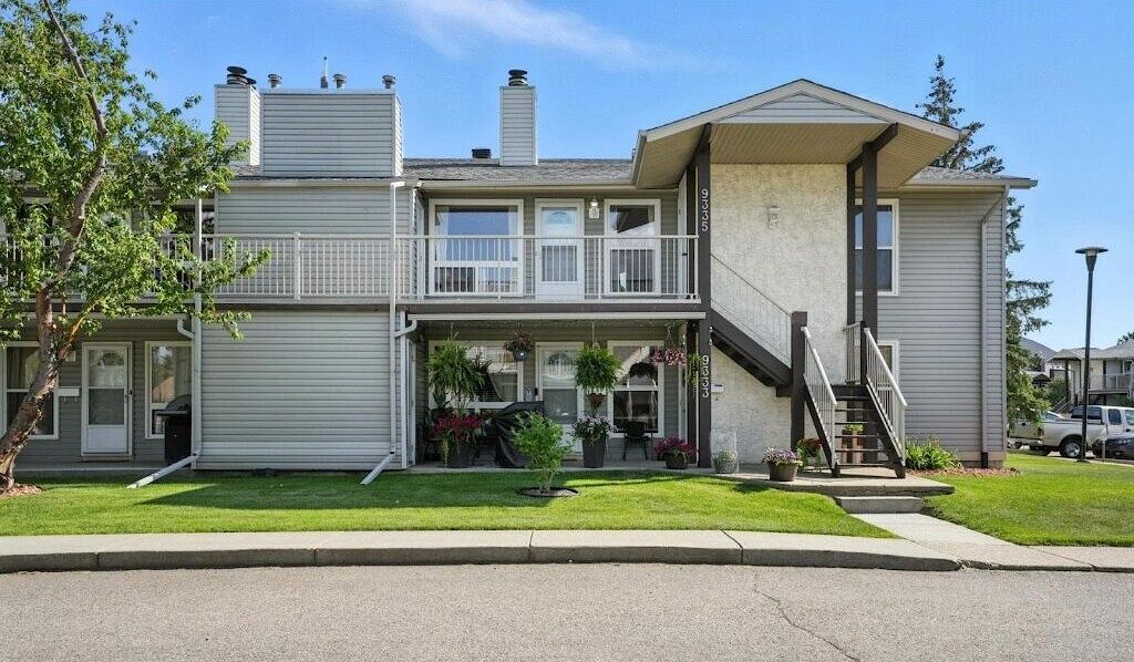 Edmonton 3 bedrooms Townhouse for rent. Property photo: 671963-1