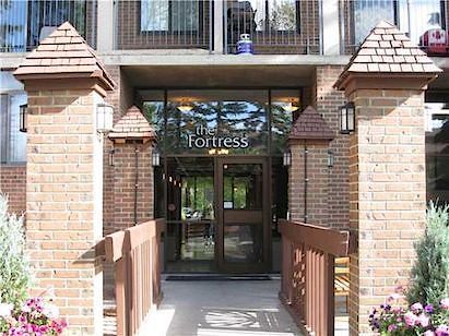 Calgary 2 bedrooms Condo Unit for rent. Property photo: 67339-1