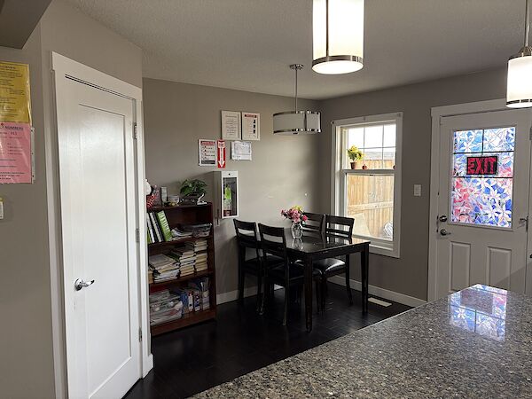 Edmonton 4 bedrooms Townhouse for rent. Property photo: 673612-2