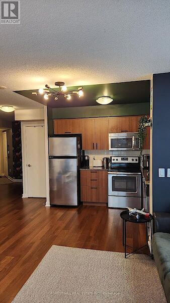 Toronto 3 bedrooms Apartment for rent. Property photo: 673799-2