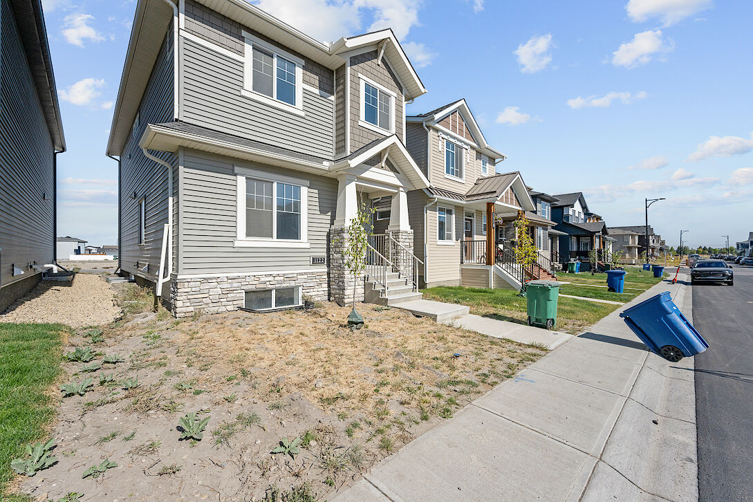 Airdrie 4 bedrooms House for rent. Property photo: 675507-1