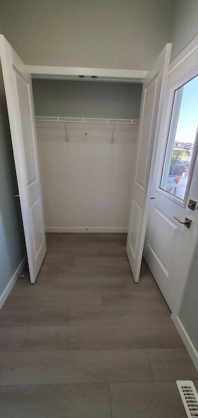 Edmonton 3 bedrooms Main Floor for rent. Property photo: 675602-2